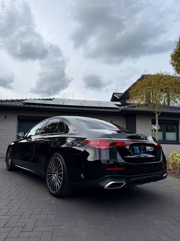 Gebraucht Mercedes E450 AMG Line Premium Plus 367 PS (269 kW) 2025 Schwarz Limousine