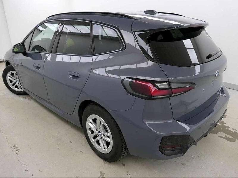 Gebraucht BMW 220 M Sport 170 PS (125 kW) 2024 Sparkling kupfergrau metallic Van / Kleinbus