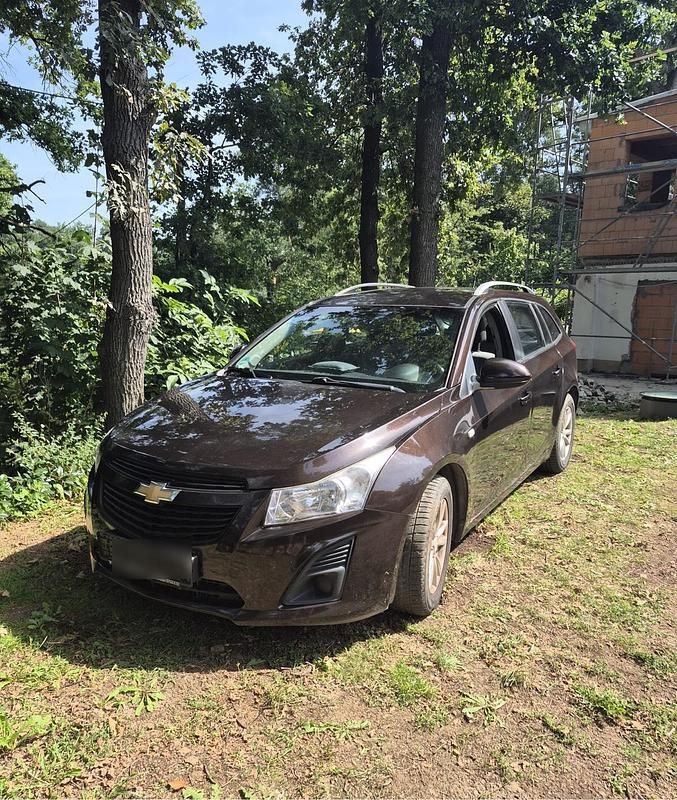 Braun Gebraucht 2013 Chevrolet Cruze Kombi | 2.990 € (Guter Preis) - Bild 1/4