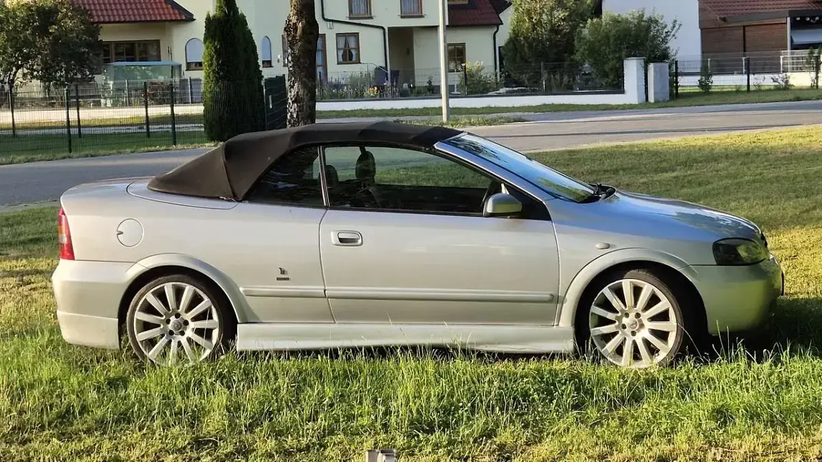 Gebraucht Opel Astra 147 PS (108 kW) 2005 Silber Cabrio