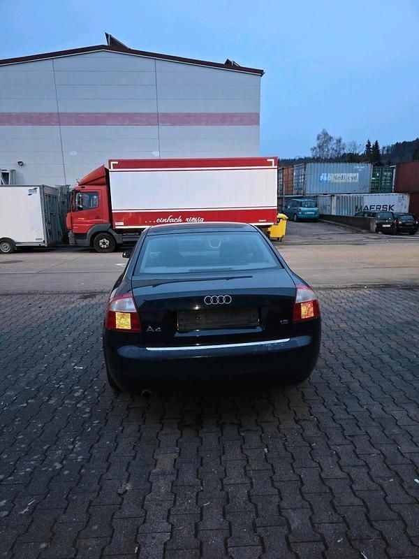 Gebraucht Audi A4 102 PS (75 kW) 2004 Blau Limousine