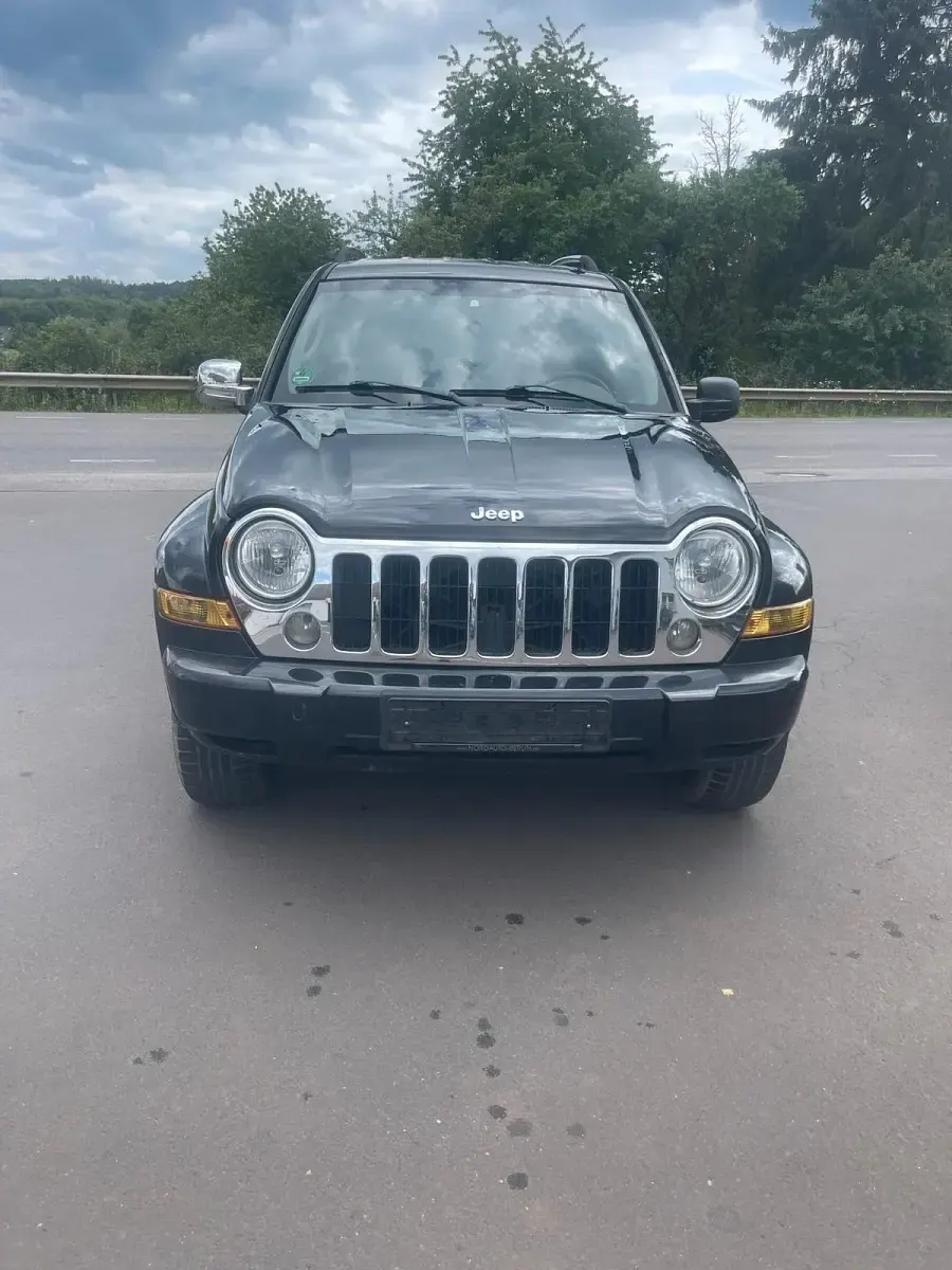 Gebraucht Jeep Cherokee 163 PS (119 kW) 2005 Schwarz SUV