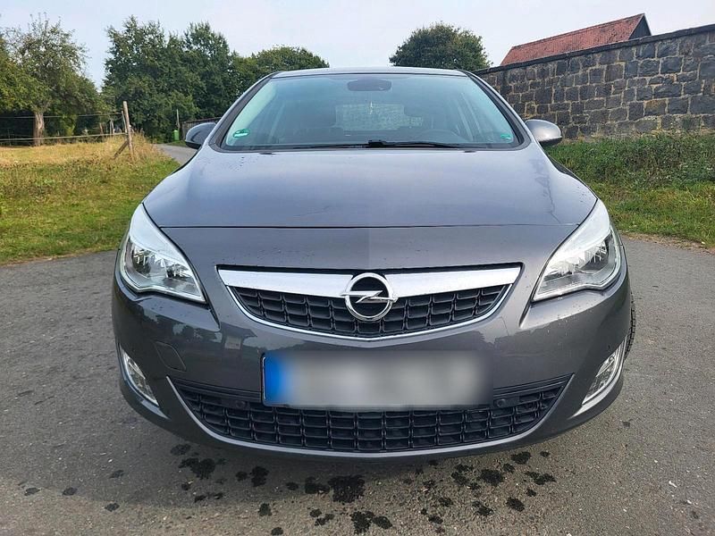 Gebraucht Opel Astra 100 PS (73 kW) 2010 Grau Kleinwagen