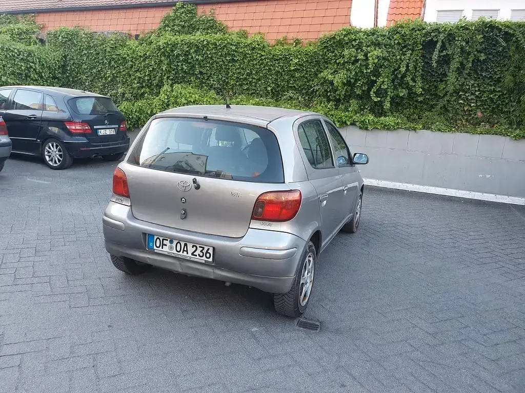 Gebraucht Toyota Yaris 65 PS (47 kW) 2005 Beige Limousine