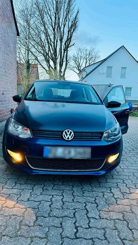 Gebraucht VW Polo 60 PS (44 kW) 2012 Blau Kleinwagen