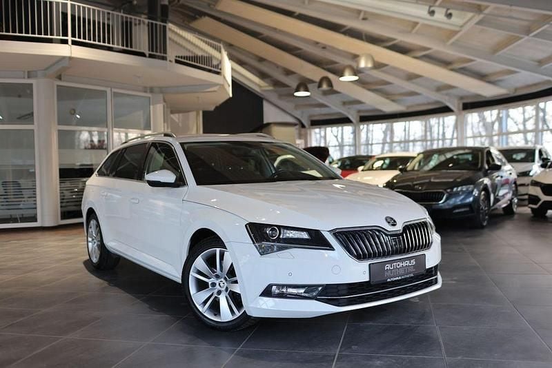 Gebraucht Skoda Superb Style 150 PS (110 kW) 2018 Candyweiss Kombi