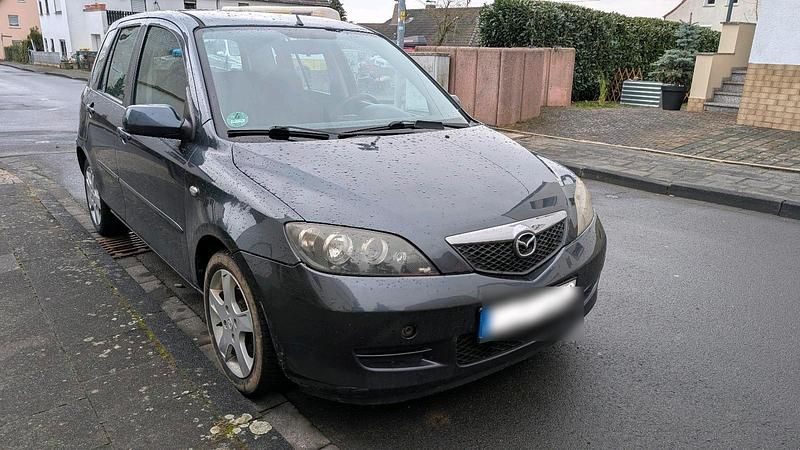 Grau Gebraucht 2007 Mazda 2 Kleinwagen | 400 € (Superpreis) - Bild 1/4