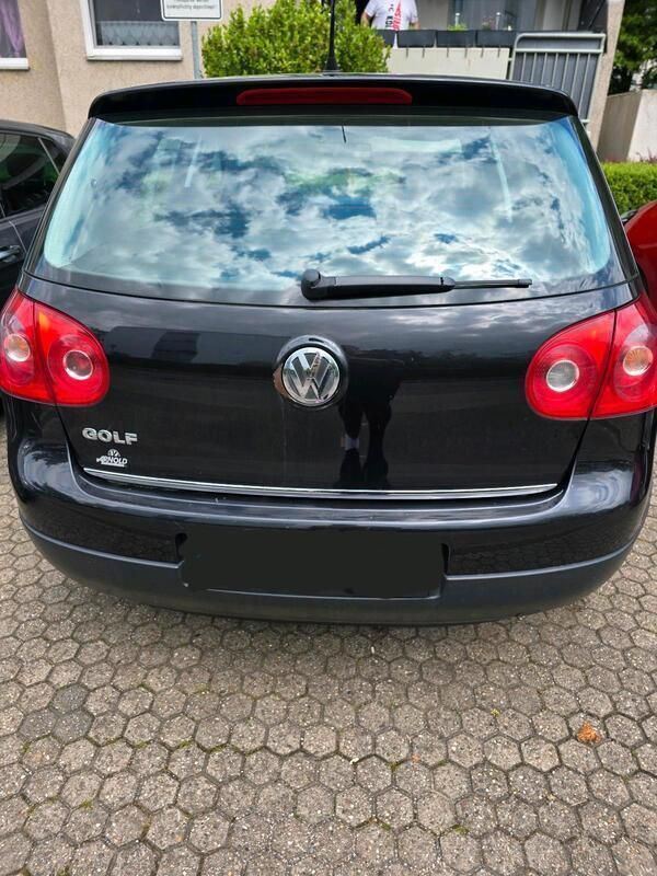 Schwarz Gebraucht 2006 VW Golf V Comfortline Limousine | 2.300 € (Guter Preis) - Bild 1/4