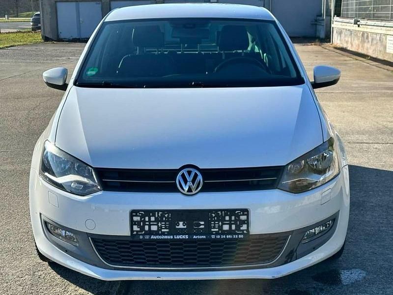 Weiß Gebraucht 2010 VW Polo Highline Limousine | 6.750 € (Fairer Preis) - Bild 1/4