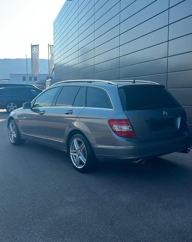Gebraucht Mercedes C320 224 PS (164 kW) 2008 Grau Kombi