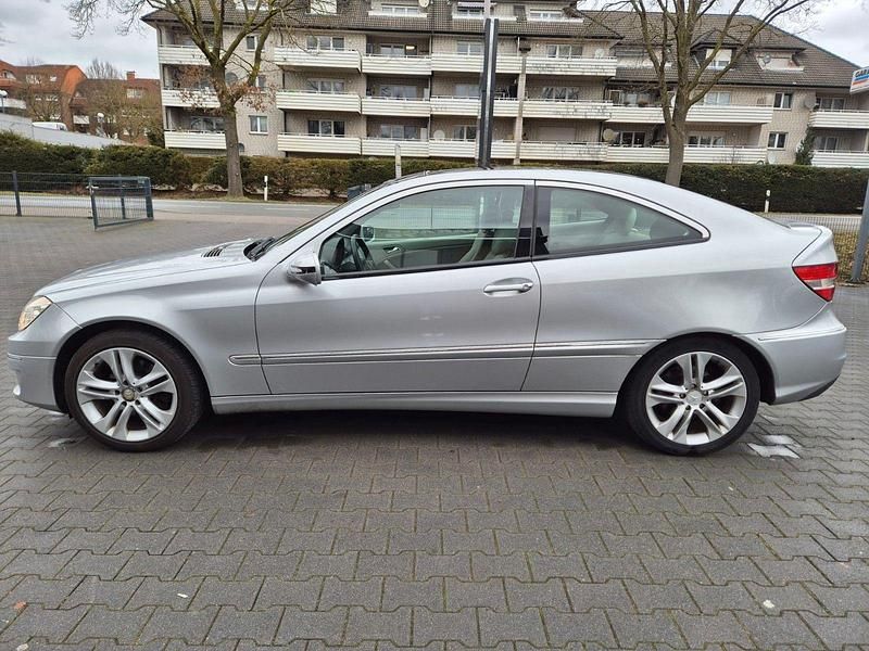 Gebraucht Mercedes CLC200 184 PS (135 kW) 2009 Grau Kleinwagen