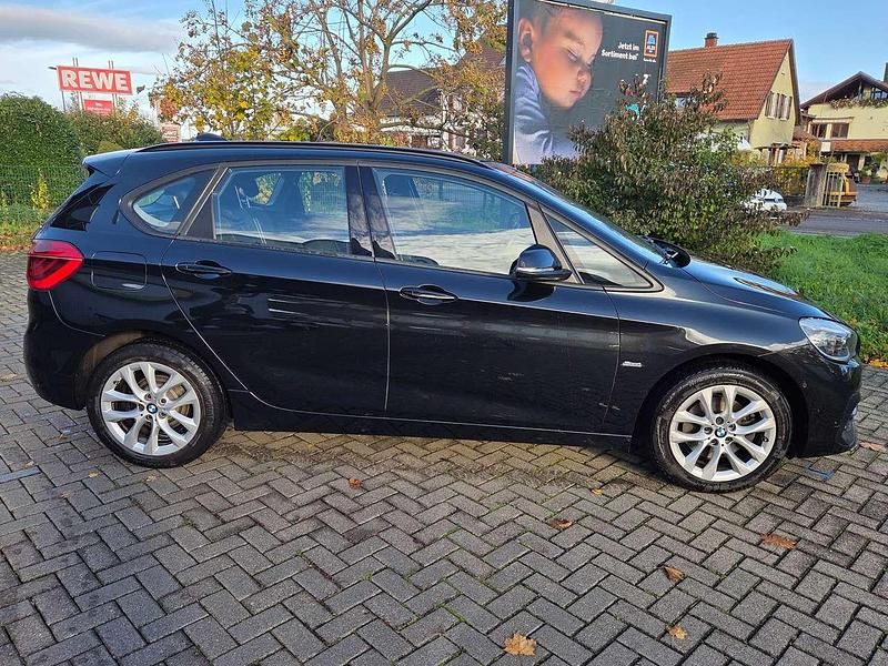Gebraucht BMW 218 Sport Line 150 PS (110 kW) 2018 Schwarz Kombi