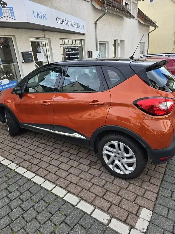Gebraucht Renault Captur Dynamique 90 PS (66 kW) 2014 Orange SUV