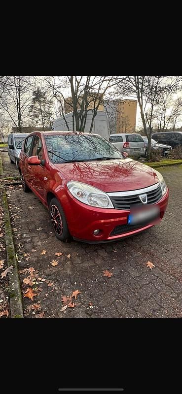 Rot Gebraucht 2012 Dacia Sandero Kleinwagen | 2.500 € (Fairer Preis) - Bild 1/4