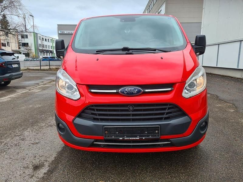 Gebraucht Ford Transit Custom 131 PS (96 kW) 2017 Rot Van / Kleinbus