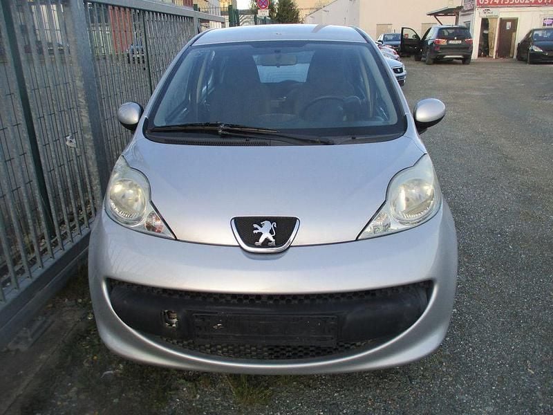 Grau Gebraucht 2006 Peugeot 107 Filou Kleinwagen | 400 € (Superpreis) - Bild 1/4