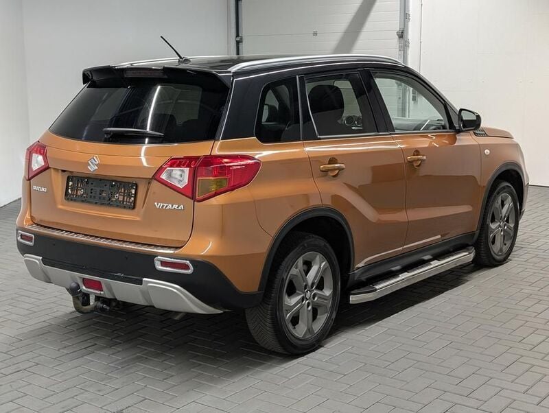 Gebraucht Suzuki Vitara 120 PS (88 kW) 2017 Orange (orangemet.) SUV