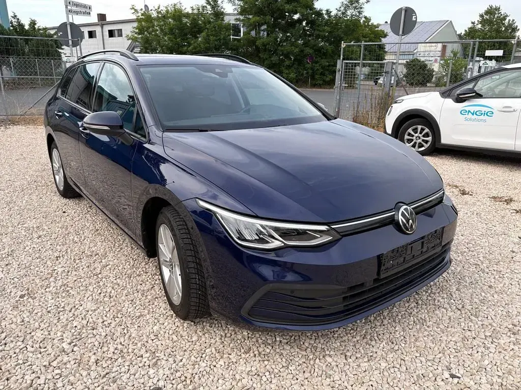 Gebraucht VW Golf VIII Life 131 PS (96 kW) 2023 Blau Kombi