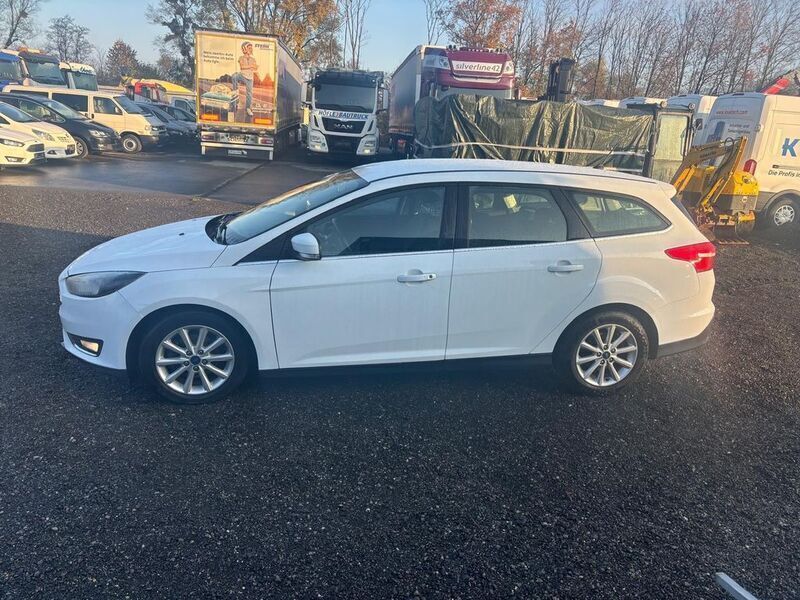 Gebraucht Ford Focus Titanium 120 PS (88 kW) 2017 Weiß Limousine