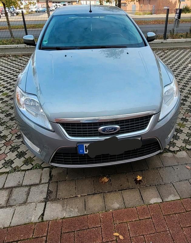 Grau Gebraucht 2010 Ford Mondeo Limousine | 5.499 € (Fairer Preis) - Bild 1/4