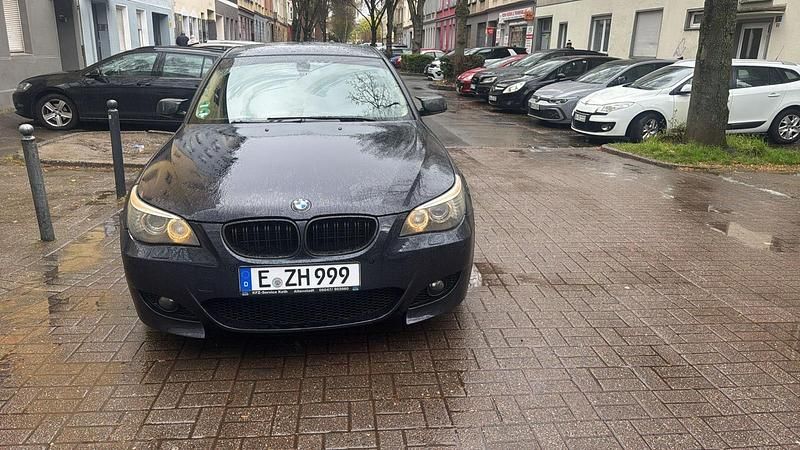 Gebraucht BMW 525 197 PS (144 kW) 2008 Blau Limousine