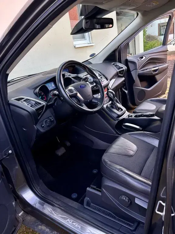 Gebraucht Ford Kuga Individual 182 PS (133 kW) 2014 Grau SUV