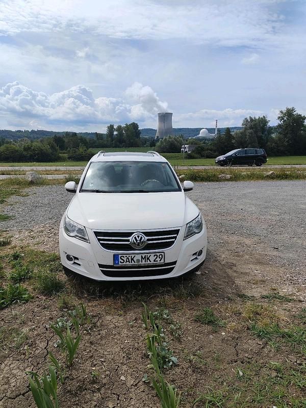 Weiß Gebraucht 2010 VW Tiguan SUV | 7.300 € - Bild 1/4