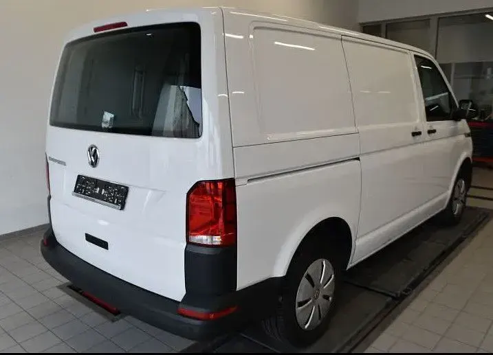 Gebraucht VW Transporter 110 PS (80 kW) 2022 Weiß Van
