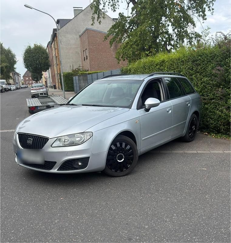 Silber Gebraucht 2010 Seat Exeo Kombi | 2.750 € (Superpreis) - Bild 1/4