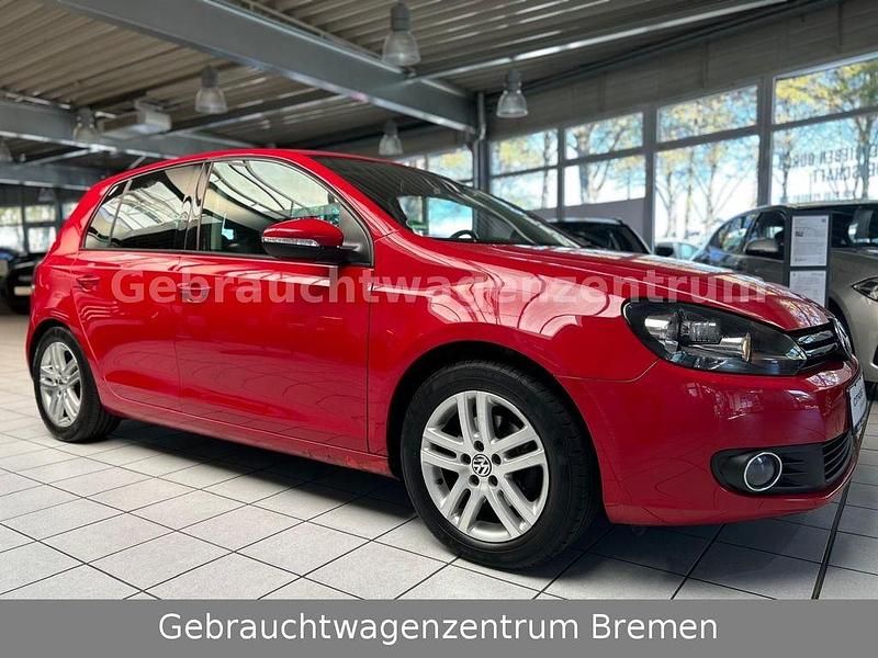 Rot Gebraucht 2010 VW Golf VI Sportline Limousine | 5.990 € (Fairer Preis) - Bild 1/4