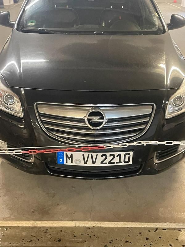 Schwarz Gebraucht 2012 Opel Insignia Limousine | 4.800 € (Fairer Preis) - Bild 1/4