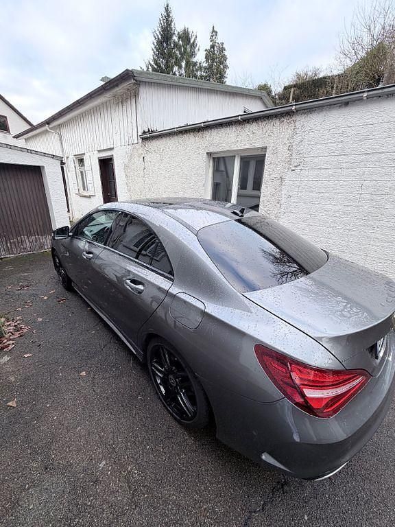 Gebraucht Mercedes CLA200 156 PS (114 kW) 2018 Grau Coupé