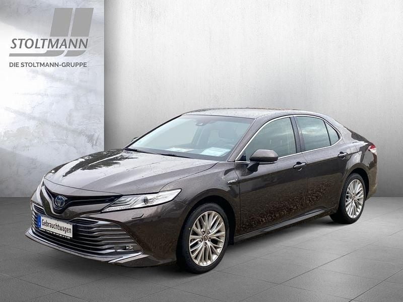 Braun Gebraucht 2020 Toyota Camry Executive Limousine | 30.990 € (Fairer Preis) - Bild 1/4