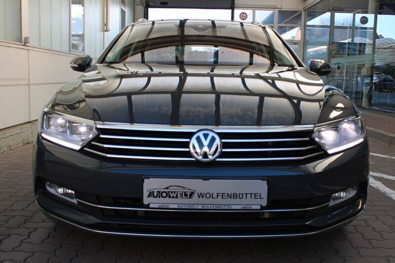 Grau Gebraucht 2019 VW Passat Highline Kombi | 18.990 € (Guter Preis) - Bild 1/4