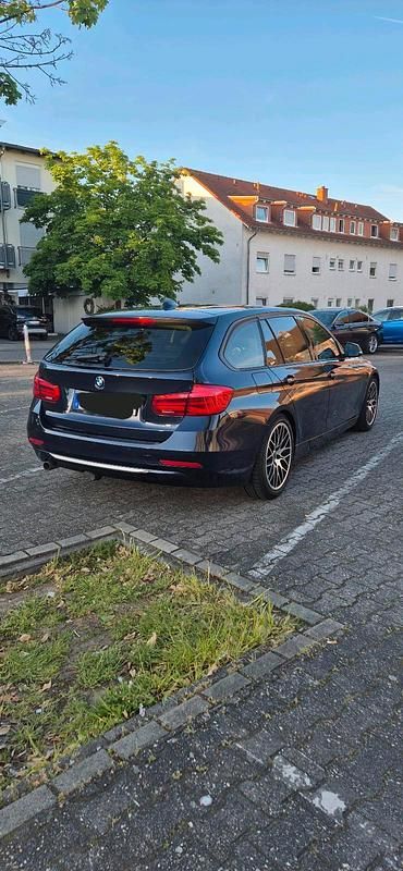 Andere farben Gebraucht 2014 BMW 320 Efficient Dynamics Kombi | 6.000 € (Guter Preis) - Bild 1/4