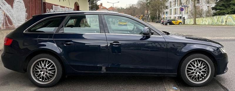 Gebraucht Audi A4 143 PS (105 kW) 2009 Blau Limousine