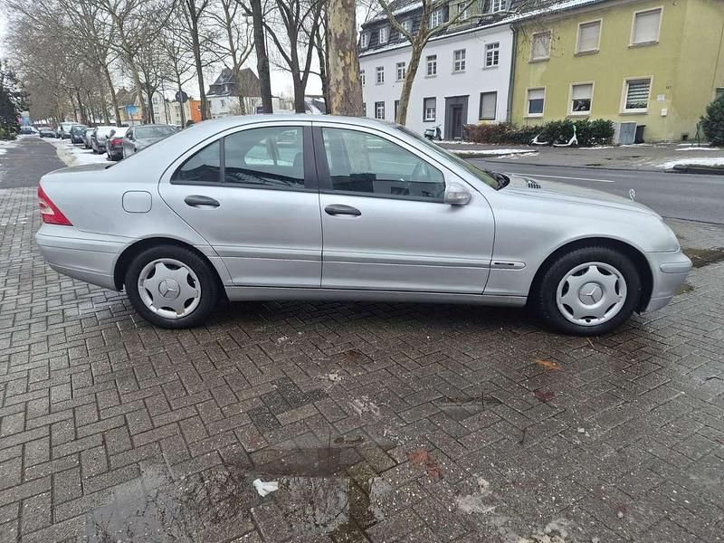 Gebraucht Mercedes C200 163 PS (119 kW) 2002 Silber Limousine