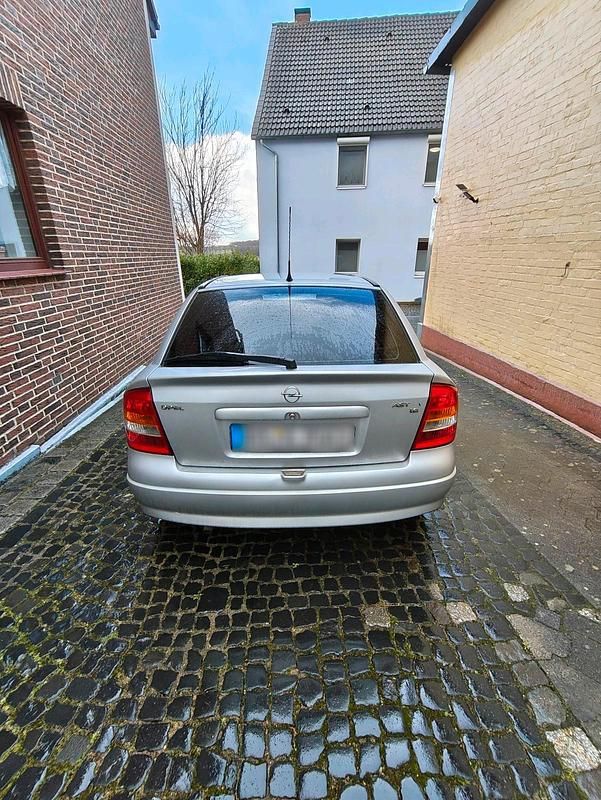 Gebraucht Opel Astra 85 PS (62 kW) 2001 Silber Coupé