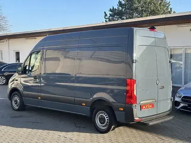 Używany Mercedes Sprinter 150 KM (110 kW) 2023 Szary Van