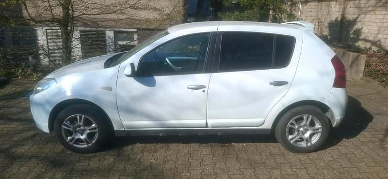 Gebraucht Dacia Sandero 87 PS (63 kW) 2008 Weiß Kleinwagen