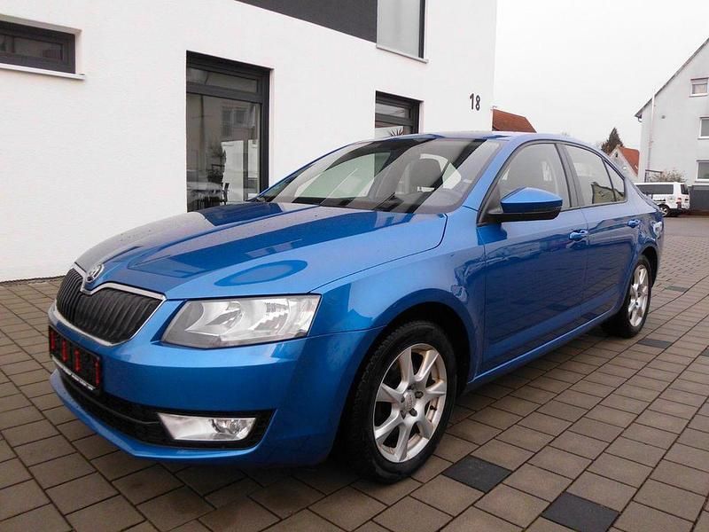 Gebraucht Skoda Octavia Elegance 150 PS (110 kW) 2015 Blau Kleinwagen