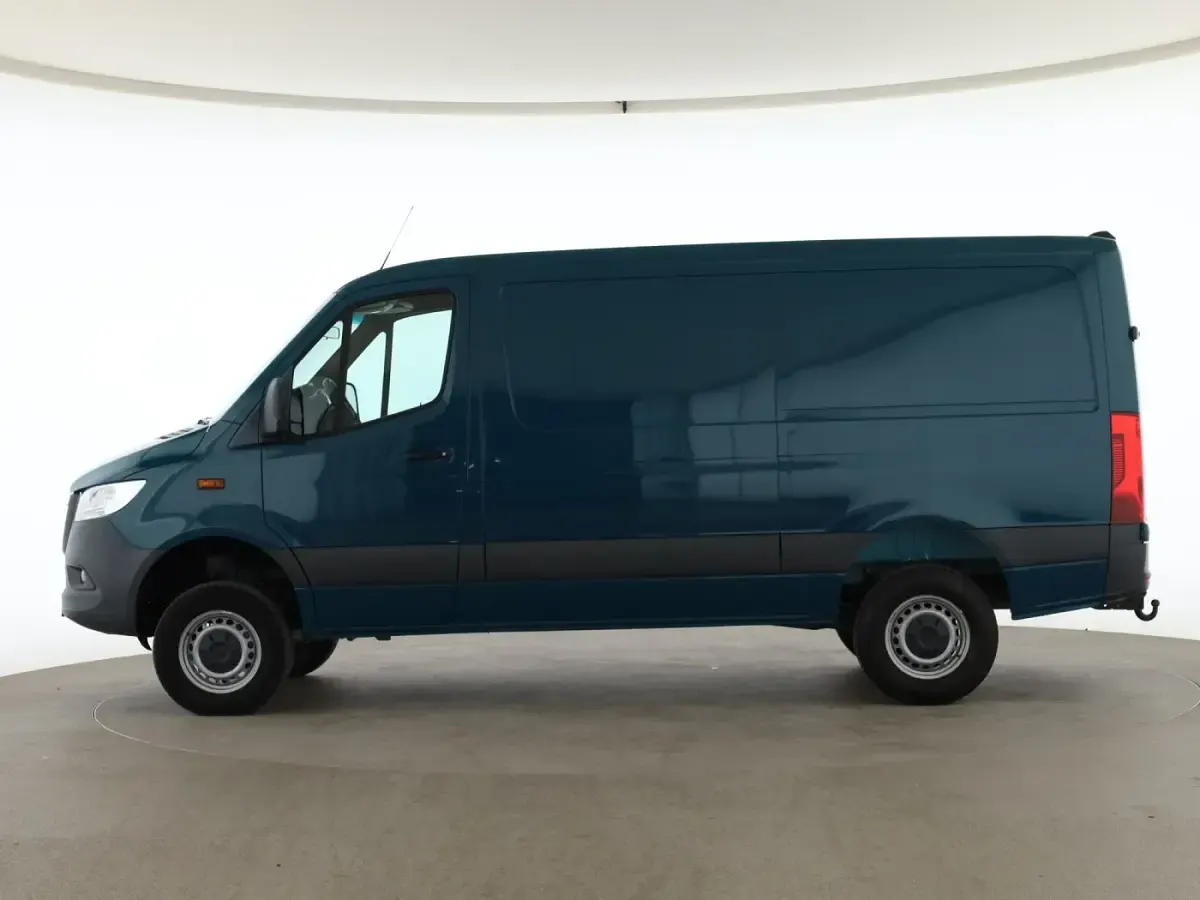Gebraucht Mercedes Sprinter 163 PS (119 kW) 2020 Grün Van