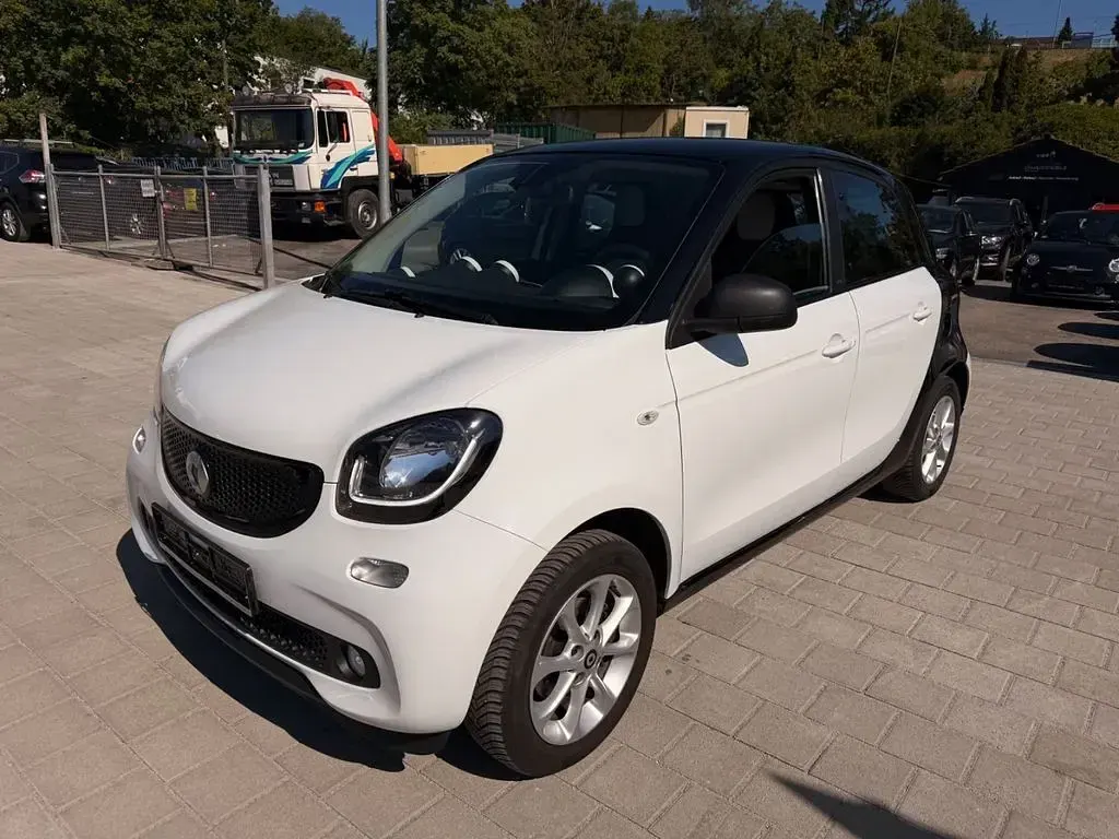 Gebraucht Smart ForFour Basis 71 PS (52 kW) 2018 Schwarz Kleinwagen