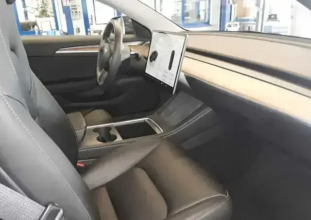Usado Tesla Model 3 Standard Range Plus 235 kW (320 CV) 2022 Gris Berlina