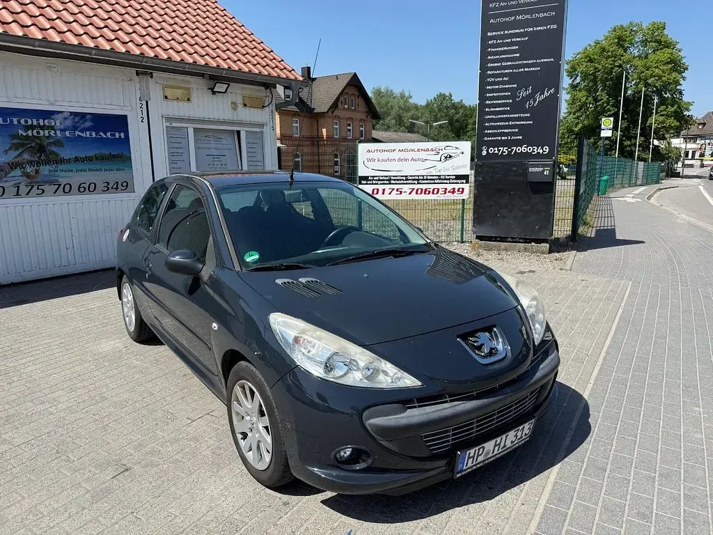 Gebraucht Peugeot 206+ Basis 68 PS (50 kW) 2010 Grau Kleinwagen