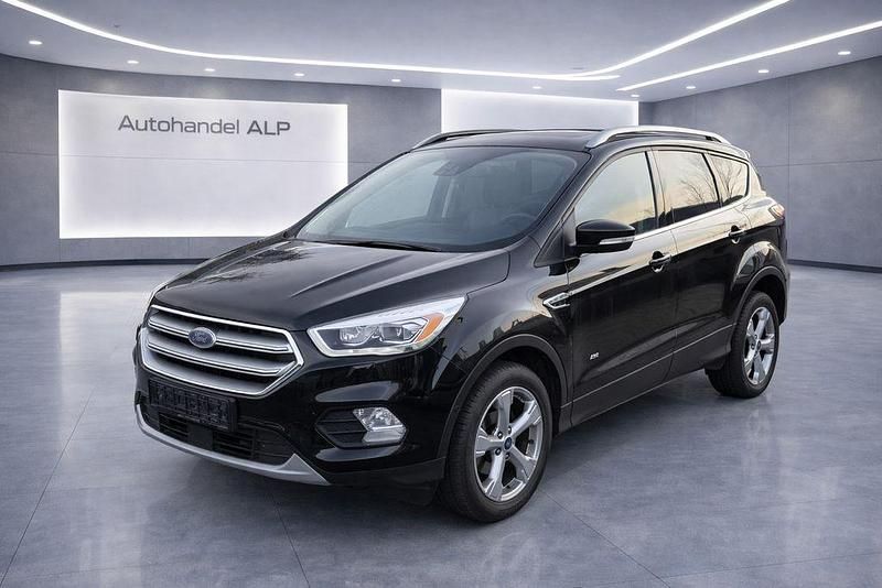 Gebraucht Ford Kuga Titanium 150 PS (110 kW) 2017 Schwarz SUV