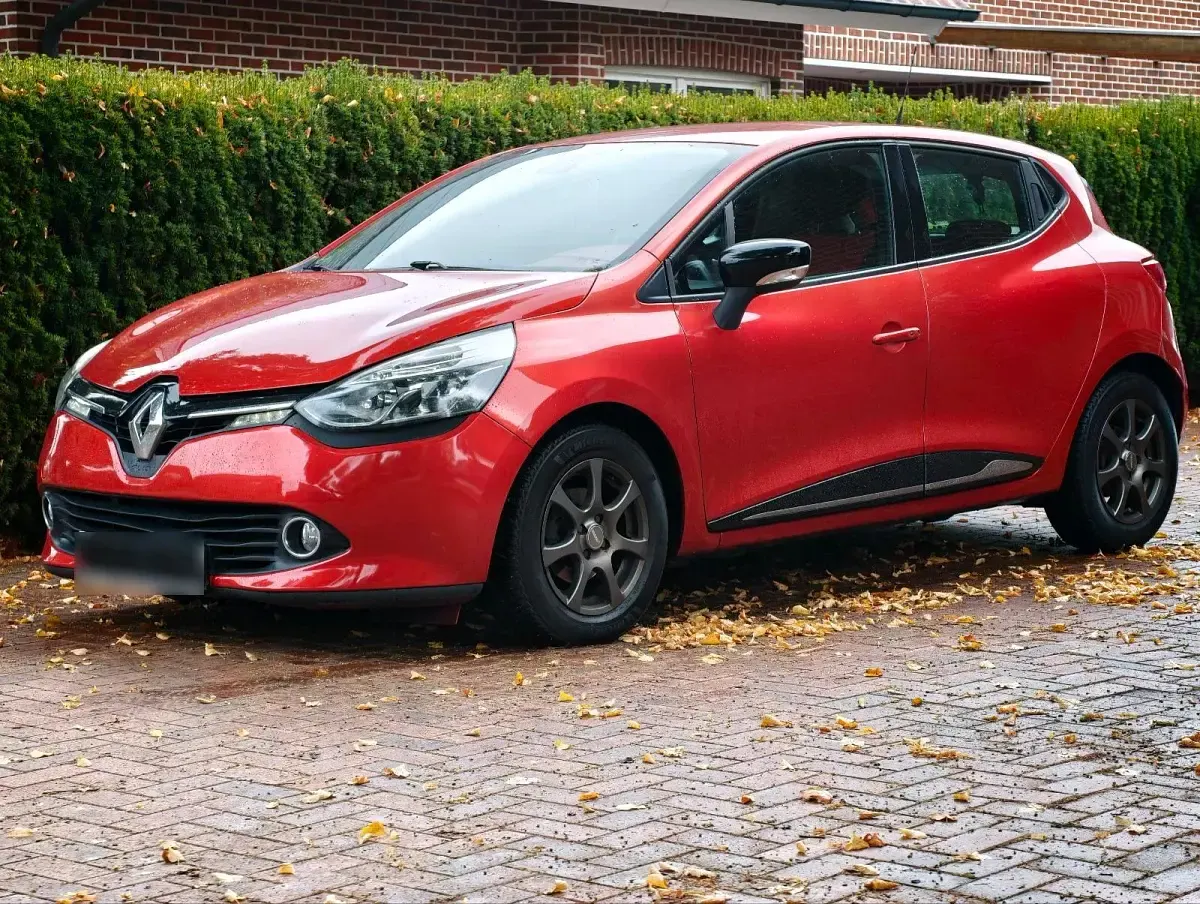 Gebraucht Renault Clio IV 90 PS (66 kW) 2013 Rot Limousine