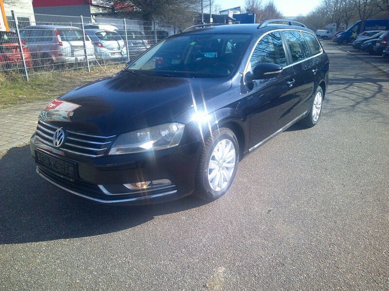 Schwarz Gebraucht 2012 VW Passat Comfortline Kombi | 7.400 € (Fairer Preis) - Bild 1/4