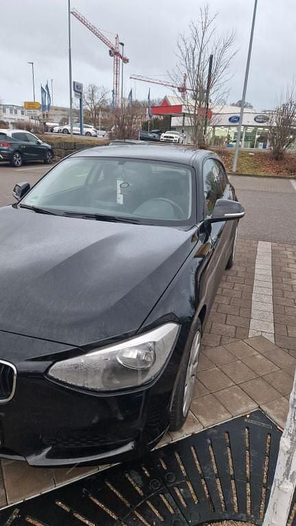 Gebraucht BMW 114 102 PS (75 kW) 2013 Schwarz Kleinwagen