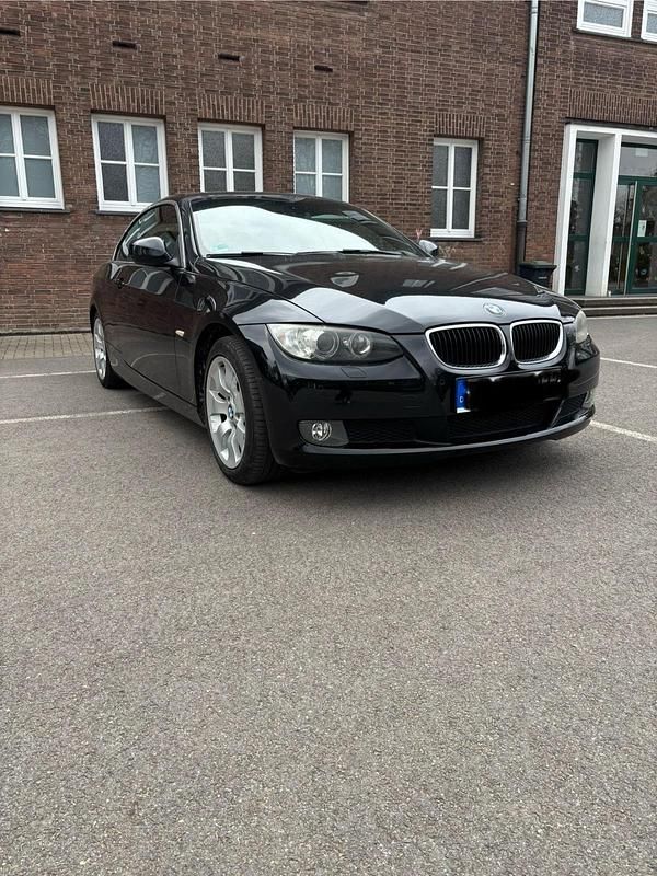 Gebraucht BMW 320 Cabriolet 170 PS (125 kW) 2010 Schwarz Cabrio